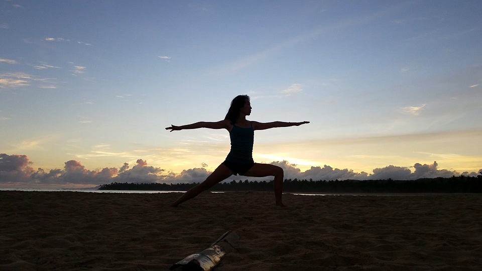 Doing Yoga at Punta Popy Las Terrenas Dominican Republic 多明尼加最推薦的沙拉斯特雷納斯Punta Popy海灘瑜珈